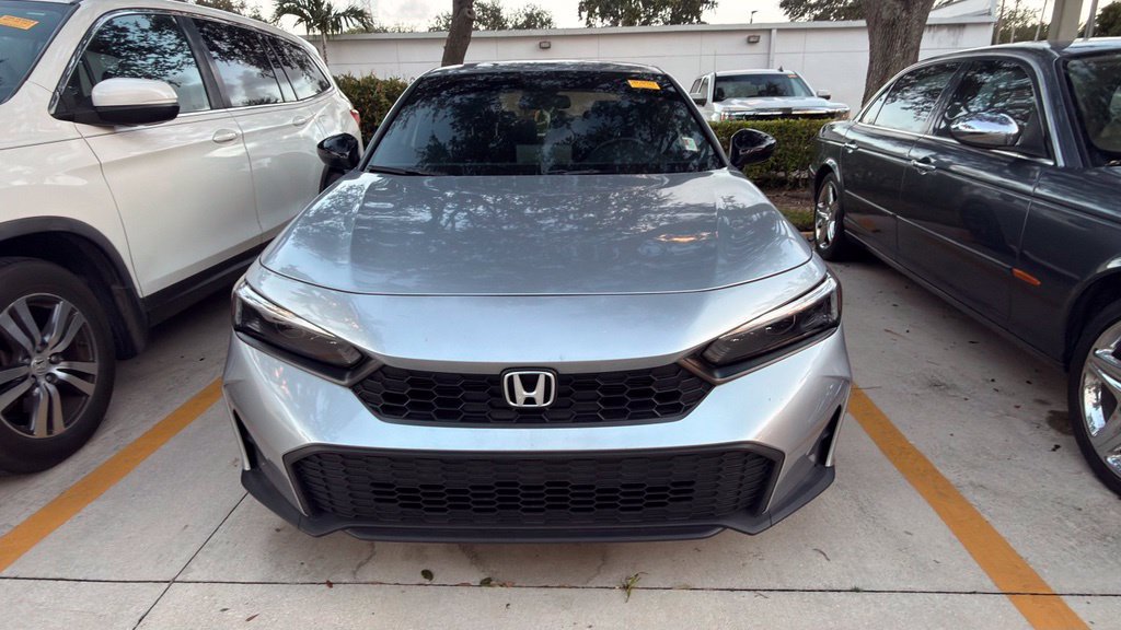 Used 2025 Honda Civic Sport image 3