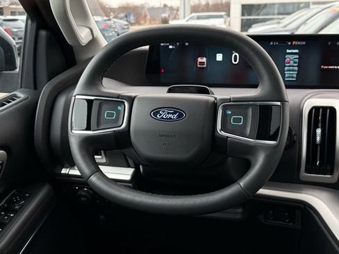 Used 2025 Ford Expedition Max Active image 9