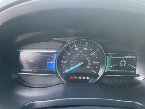 Used 2019 Ford Explorer XLT w/ Equipment Group 202A FWD image 32
