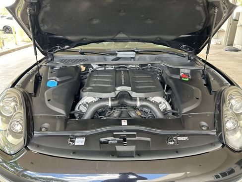 Used 2016 Porsche Cayenne GTS image 11