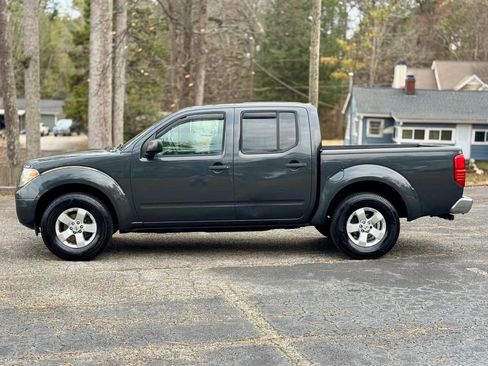 Used 2012 Nissan Frontier SV image 5