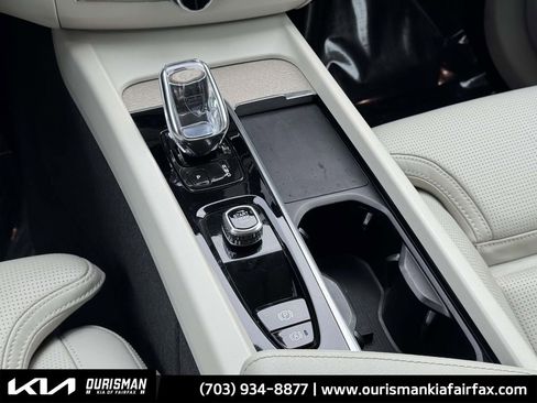 Used 2022 Volvo XC60 T8 Inscription w/ Advanced Package image 13