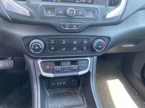 Used 2024 GMC Terrain SLE w/ Elevation Edition FWD image 22