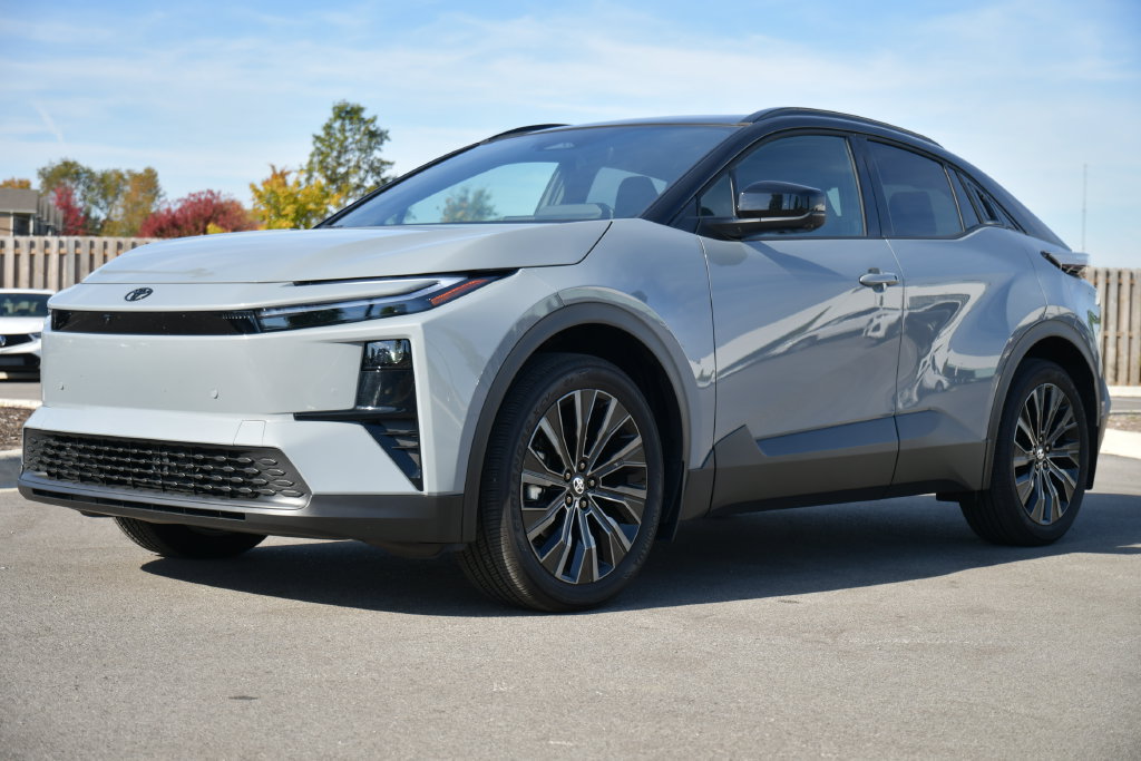 Used 2026 Toyota C-HR AWD/4WD image 4