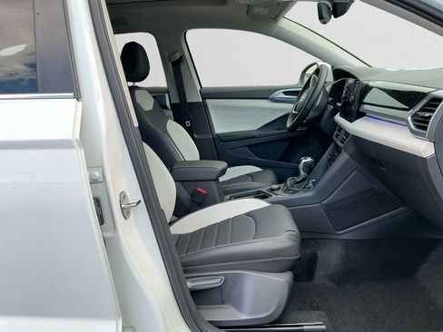 New 2025 Volkswagen Taos SEL image 15