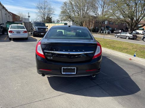 Used 2016 Lincoln MKS 4dr Sdn 3.7L AWD w/ Equipment Group 101A image 10