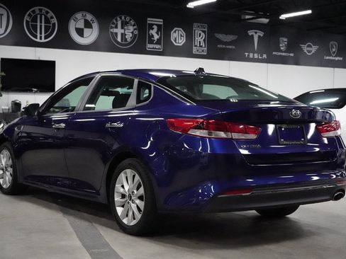 Used 2017 Kia Optima LX FWD image 3