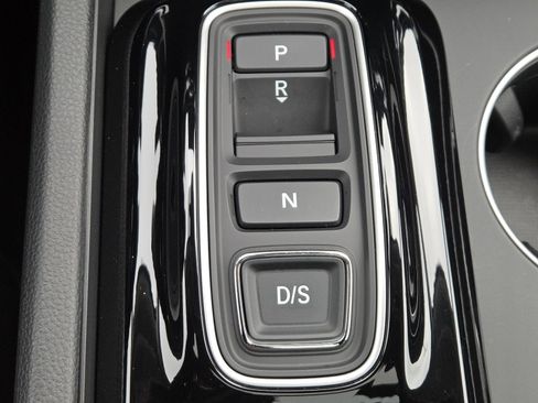 Used 2025 Honda Pilot Touring image 34