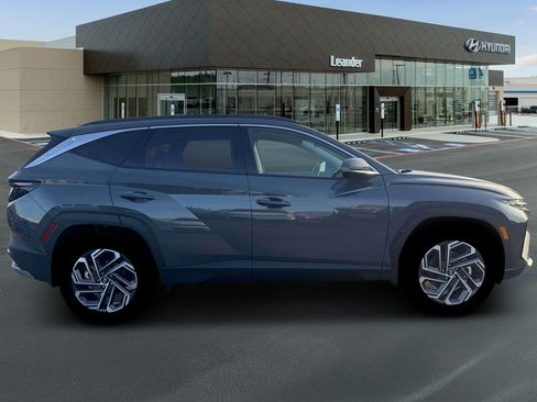 Used 2026 Hyundai Tucson Limited AWD/4WD image 9