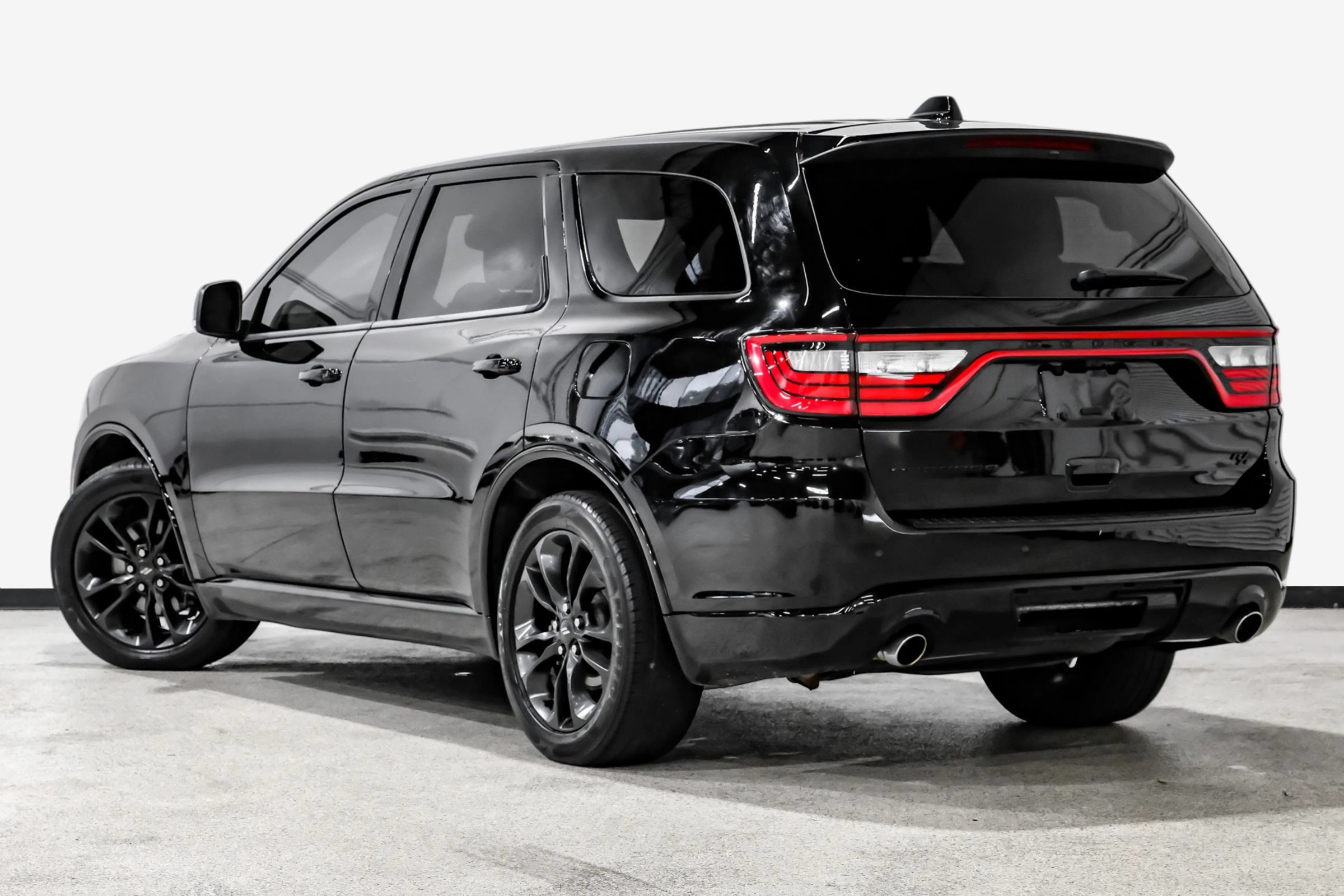 Used 2022 Dodge Durango R/T w/ Blacktop Package RWD image 8