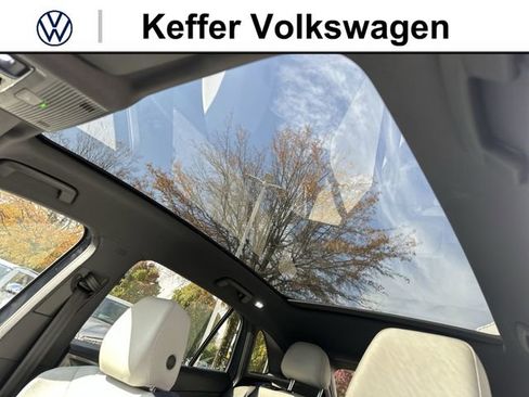 New 2025 Volkswagen ID.4 Pro S Plus AWD/4WD image 19