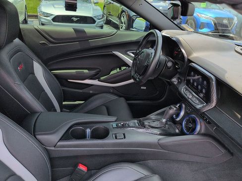 Used 2022 Chevrolet Camaro SS RWD image 7