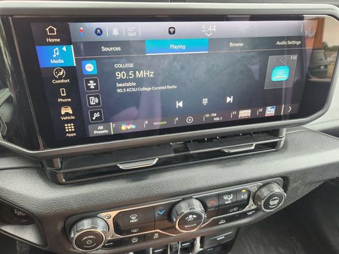 Used 2025 Jeep Wrangler Unlimited Sport AWD/4WD image 24