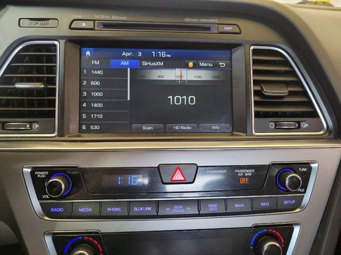 Used 2015 Hyundai Sonata Limited w/ Option Group 05 FWD image 25