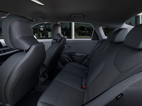 New 2026 Kia K4 LXS image 18