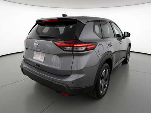Used 2025 Nissan Rogue SV image 9