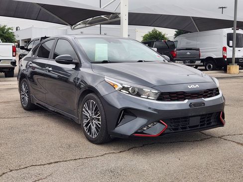 Used 2023 Kia Forte GT-Line w/ GT-Line Premium Package FWD image 3