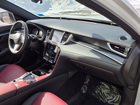 Certified 2025 INFINITI QX50 Sport image 16