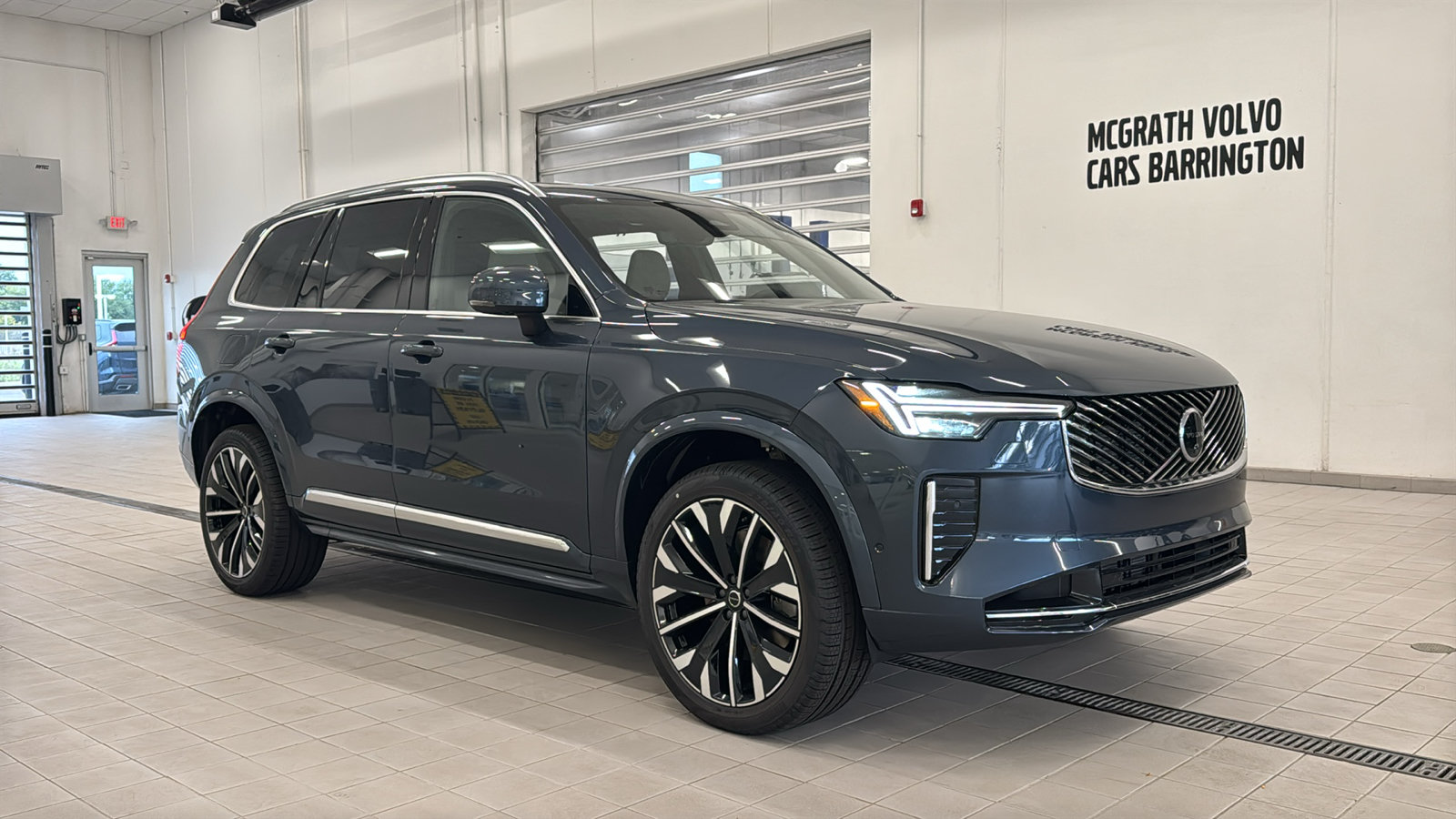 New 2027 Volvo XC90 T8 Plus AWD/4WD image 3