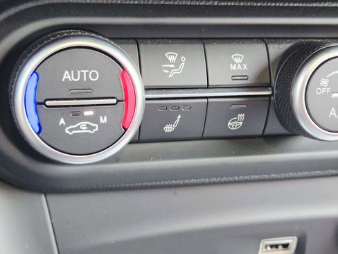 Used 2024 Alfa Romeo Stelvio Veloce image 31