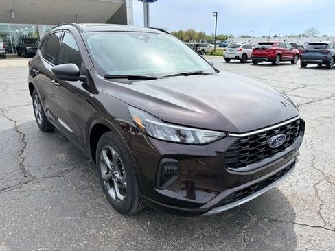 Used 2023 Ford Escape ST-Line w/ Tech Pack #1 AWD/4WD image 11