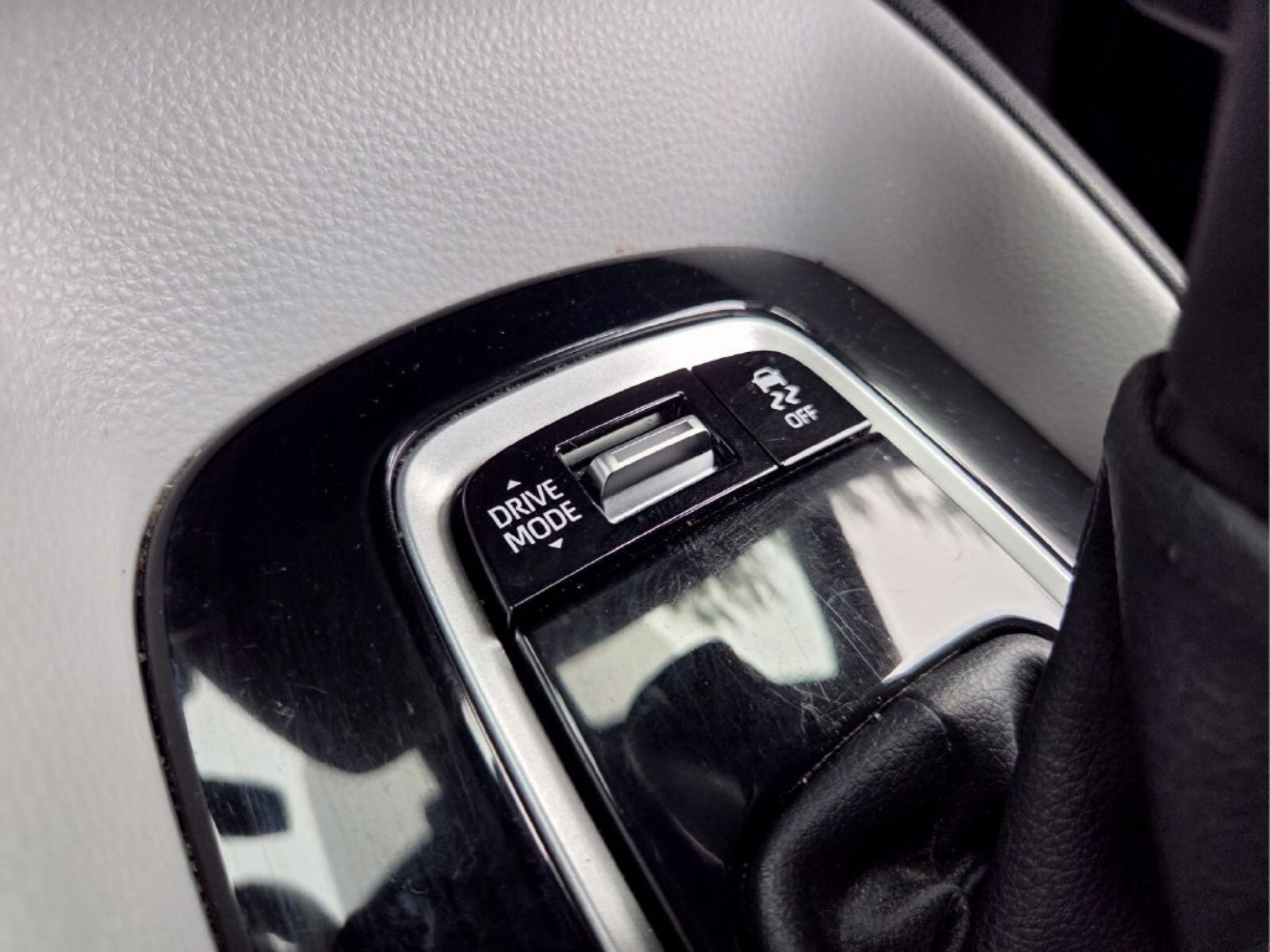 Used 2025 Toyota Corolla SE FWD image 19