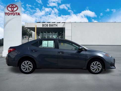 Used 2019 Toyota Corolla LE w/ Carpet Mat Package (TMS) FWD image 5