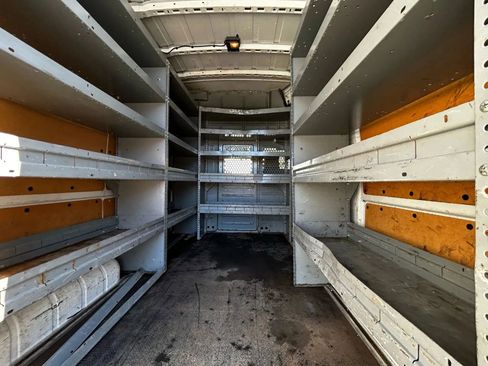 Used 2018 Nissan NV 3500 SV w/ Navigation Package image 32