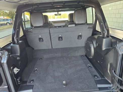 Used 2023 Jeep Wrangler Unlimited Sahara w/ Cold Weather Group image 34