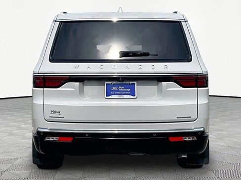 Used 2022 Jeep Wagoneer Series III w/ Convenience Group I AWD/4WD image 4