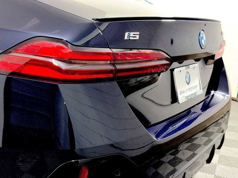 Used 2024 BMW i5 M60 w/ Premium Package image 28