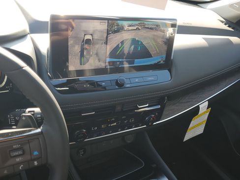 New 2026 Nissan Rogue Platinum w/ Platinum Premium Package image 13