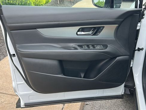 Certified 2025 Nissan Murano SL w/ Cargo Package AWD/4WD image 14