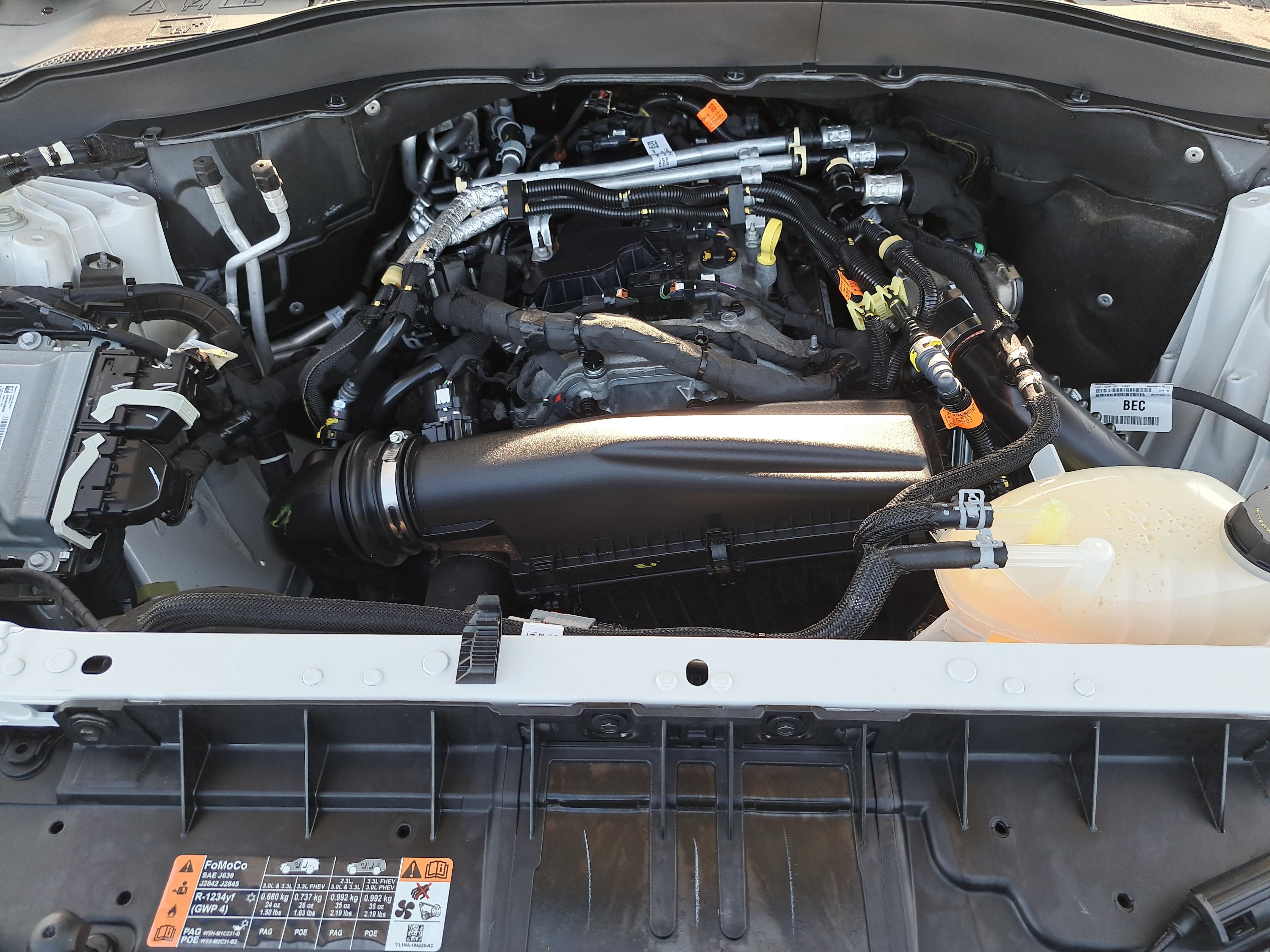 Used 2025 Ford Explorer Active AWD/4WD image 31