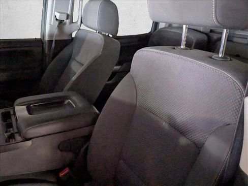 Used 2018 Chevrolet Silverado 1500 LT w/ LT Convenience Package RWD image 11