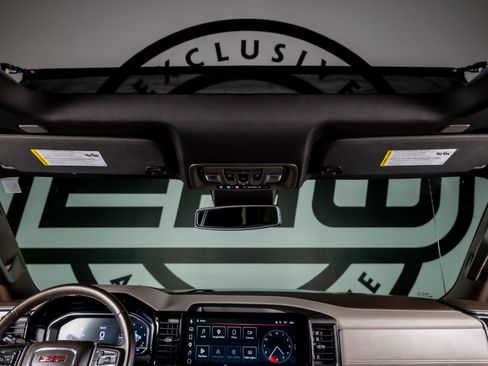 Used 2023 GMC Sierra 1500 SLT w/ SLT Premium Package image 9