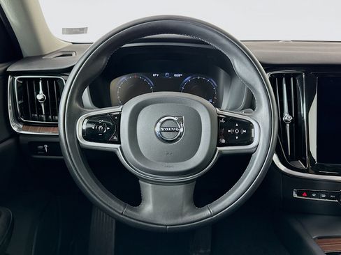 Used 2021 Volvo S60 T5 Momentum w/ Premium Package image 18