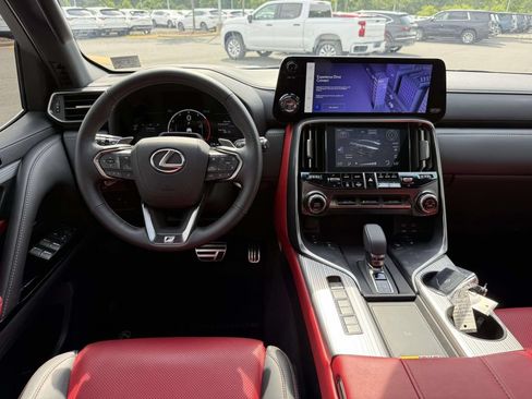 Used 2025 Lexus LX 700h F Sport AWD/4WD image 8