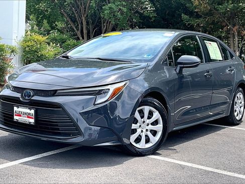 Used 2023 Toyota Corolla LE FWD image 1