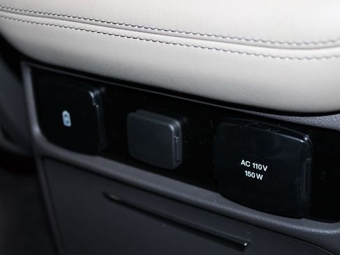 Used 2023 Lincoln Navigator Reserve AWD/4WD image 38