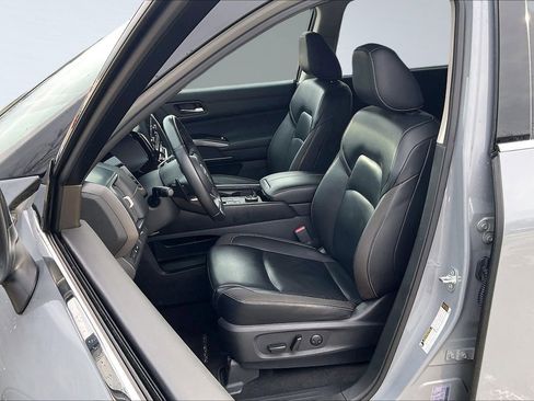Used 2023 Nissan Pathfinder SL w/ SL Premium Package image 33