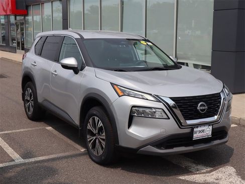 Certified 2022 Nissan Rogue SV image 3