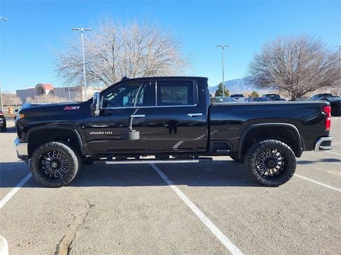 Used 2020 Chevrolet Silverado 2500 LTZ w/ LTZ Premium Package image 7