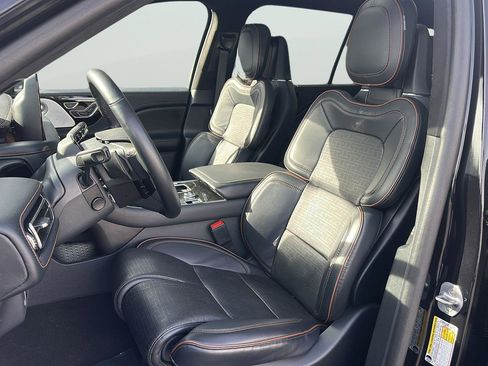 Used 2025 Lincoln Aviator Black Label w/ Jet Appearance Package image 10