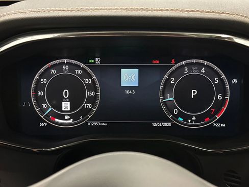 Used 2025 Jaguar F-PACE R-Dynamic S image 29