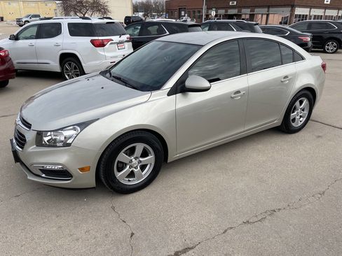 Used 2015 Chevrolet Cruze LT image 4