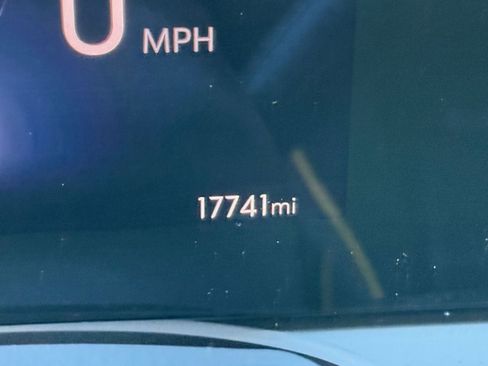 Used 2025 Buick Envista Sport Touring image 40