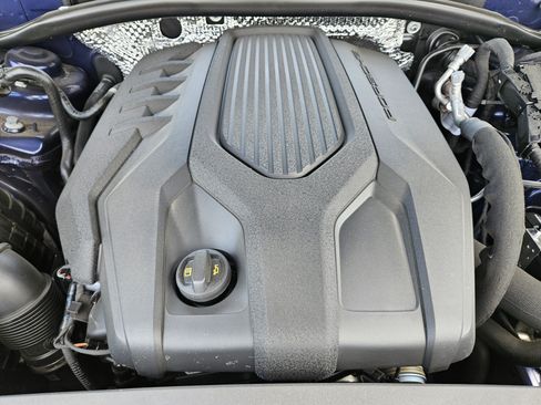 Certified 2026 Porsche Macan AWD/4WD image 30