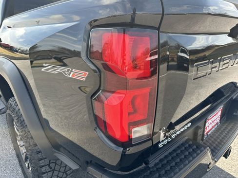 Used 2025 Chevrolet Colorado ZR2 w/ Technology Package image 8