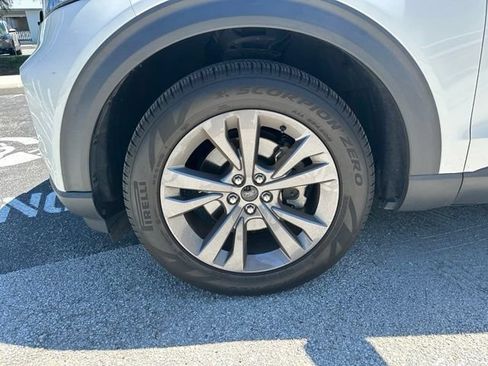 Used 2021 Ford Explorer XLT w/ Equipment Group 202A RWD image 33